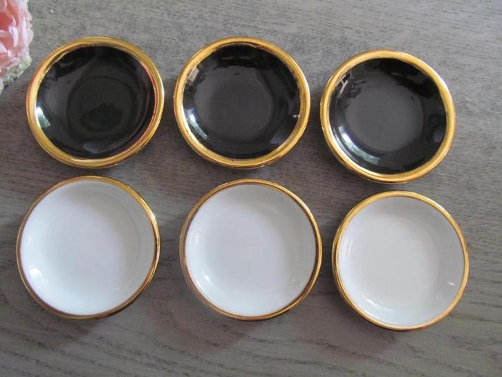 6 Walkure Bonbon Schaaltjes Goudkl. Rand Zwart / Wit, Huis en Inrichting, Keuken | Servies, Zo goed als nieuw, Schaal of Schalen