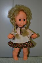 Mooi popje met originele kleding NR 5210, Ophalen of Verzenden, Zo goed als nieuw, Pop