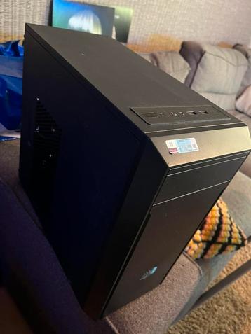 Desktop pc met iiyama scherm beschikbaar voor biedingen