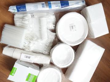 100 bio wegwerp plastic, bier, glazen, servetten, rietjes beschikbaar voor biedingen