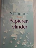 Nettie Dees - Papieren vlinder, Boeken, Ophalen of Verzenden, Zo goed als nieuw, Nettie Dees