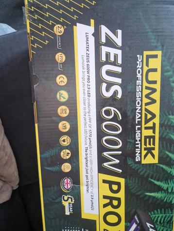 Zeus 600 watt led kweeklamp met softbox en climaat kast!  beschikbaar voor biedingen