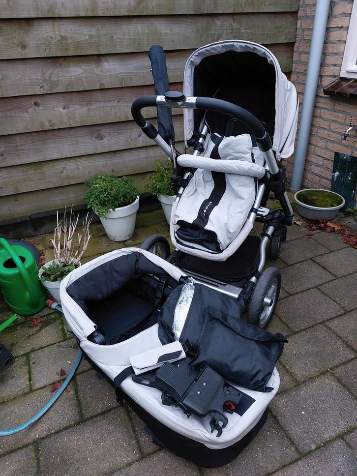 Mooie, complete kinderwagen van Mutsy, Kinderen en Baby's, Kinderwagens en Combinaties, Gebruikt, Mutsy, Met reiswieg, Ophalen