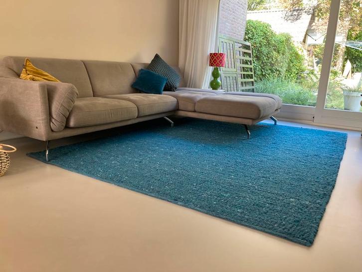 Hoogwaardig wollen vloerkleed in topstaat - zacht petrol, Huis en Inrichting, Stoffering | Vloerbedekking, Zo goed als nieuw, Tapijt