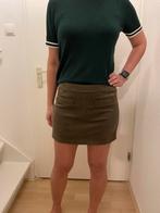 Costes suede broekje / skort maat XS groen NIEUW, Kort, Nieuw, Ophalen of Verzenden, Costes