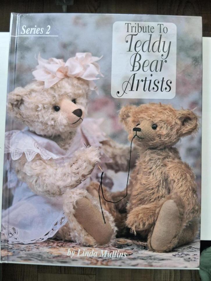 Boek Tribute to Teddy Bear Artists, Series 2, Linda Mullins, Boeken, Overige Boeken, Zo goed als nieuw, Ophalen of Verzenden