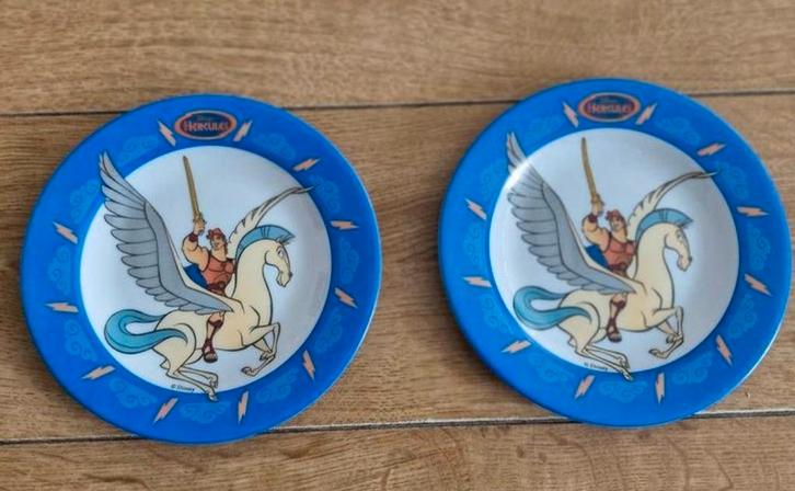 Twee Disney/Arcopal ontbijtbordjes Hercules, Huis en Inrichting, Keuken | Servies, Zo goed als nieuw, Bord(en), Overige stijlen