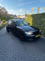 BMW 1-Serie 2.0 116I 5DR 2011 Zwart 120.000km nieuwe motor!, Auto's, 1-Serie, Euro 5, 1995 cc, Zwart