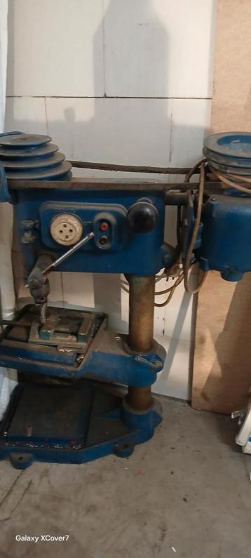 Mooie zware kolomboormachine  beschikbaar voor biedingen