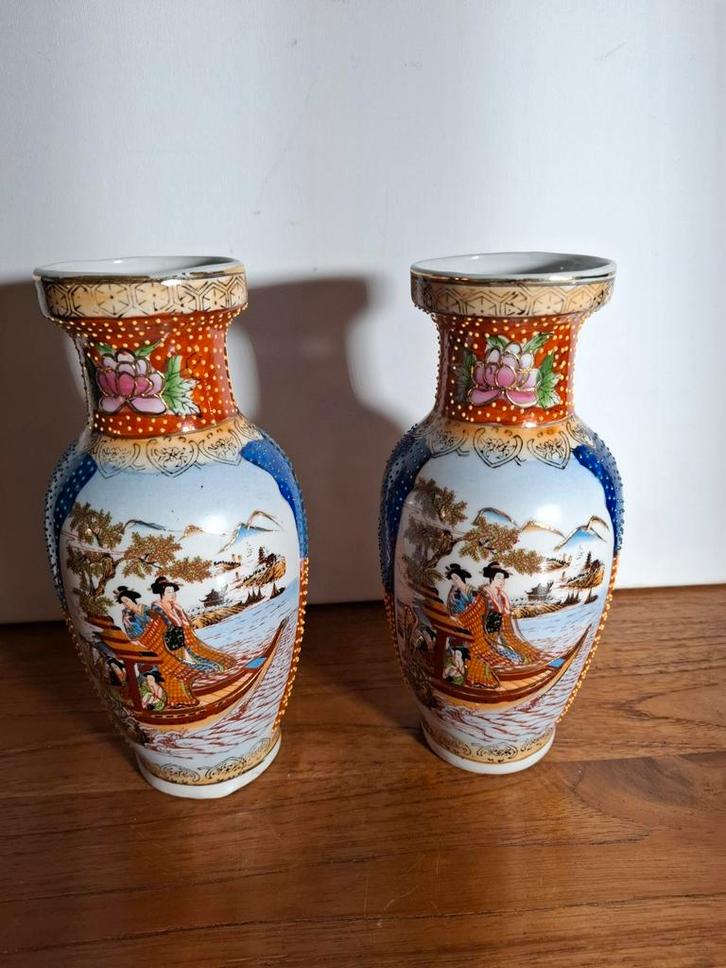 Twee japanse vazen 20e eeuw., Antiek en Kunst, Kunst | Niet-Westerse kunst, Ophalen of Verzenden