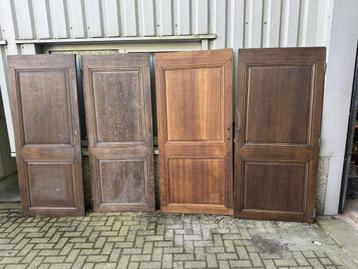2 zeer oude antieke eiken paneeldeuren beschikbaar voor biedingen