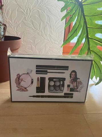 Chanel Make-up Set - Nieuw! beschikbaar voor biedingen