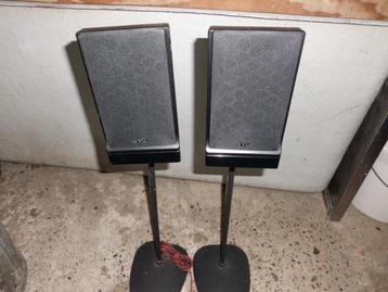 JVC muziek boxen op statief 2 stuks beschikbaar voor biedingen