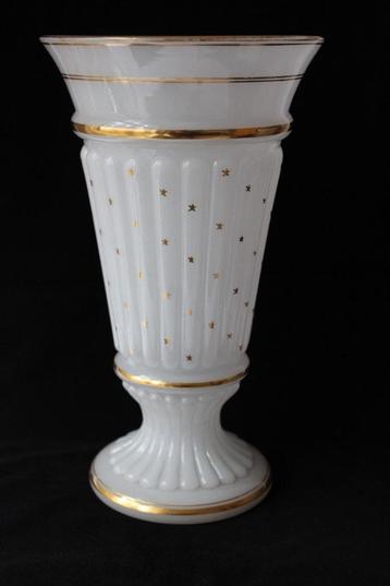 Antieke Franse Portieux Vallerysthal opaline glas vaas 1900 beschikbaar voor biedingen