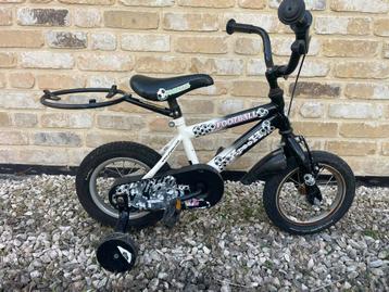 Kinderfiets met zijwieltjes beschikbaar voor biedingen