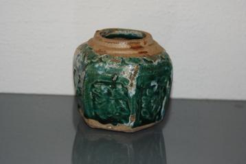 Oude gember pot beschikbaar voor biedingen