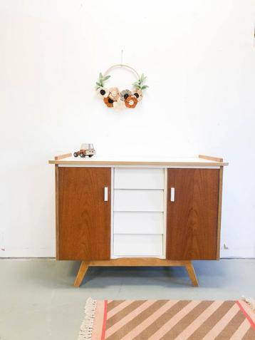 Vintage commode / dressoir badkamer beschikbaar voor biedingen