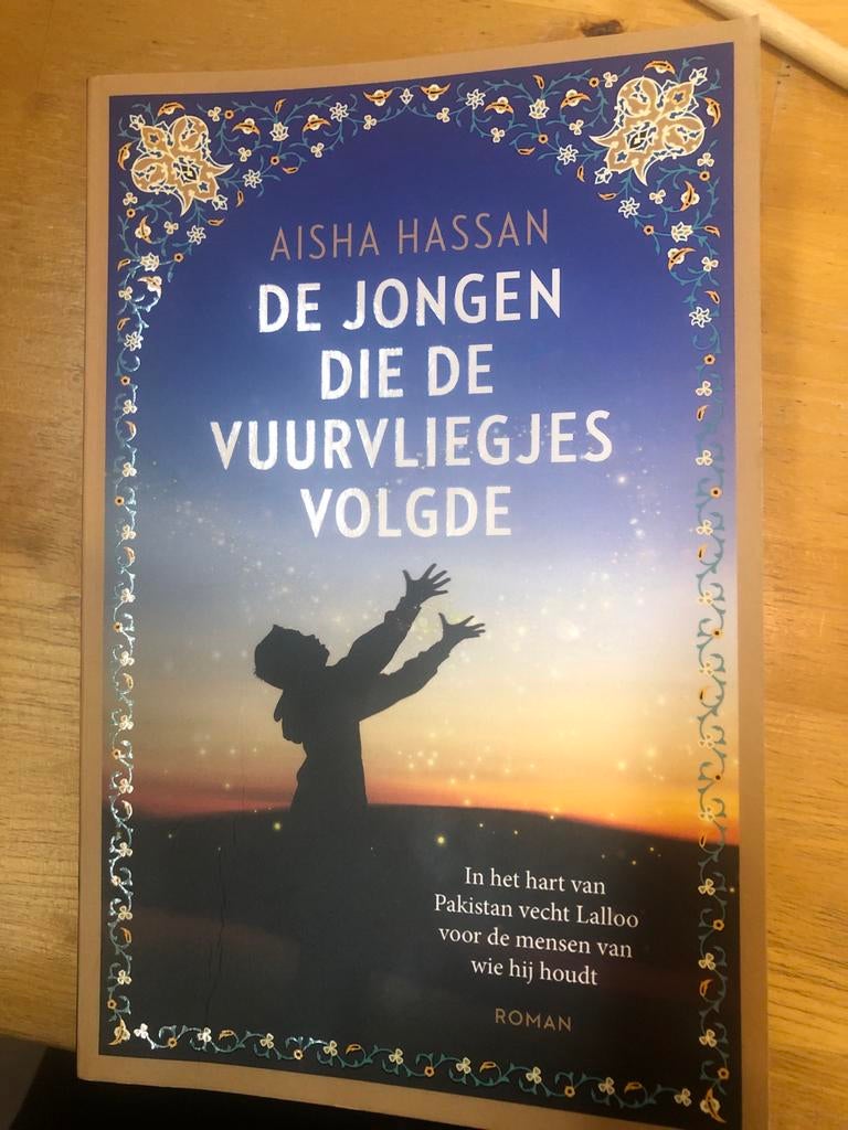 Hassan, De jongen die vuurvliegjes volgde, Ophalen of Verzenden, Gelezen