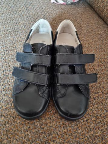 Armani kinderschoenen maat 36 - Zo goed als nieuw! beschikbaar voor biedingen
