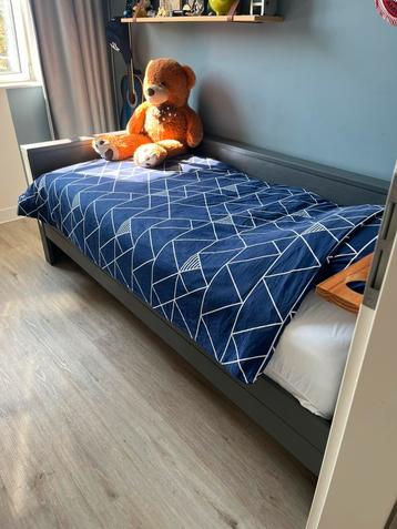 Stoer houten bed incl. Lattenbodem en matras