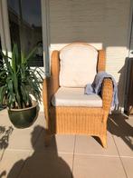 Oude rotan stoel, mag voor een prikkie weg, Huis en Inrichting, Rotan stoel, Riet of Rotan, Gebruikt, Bruin