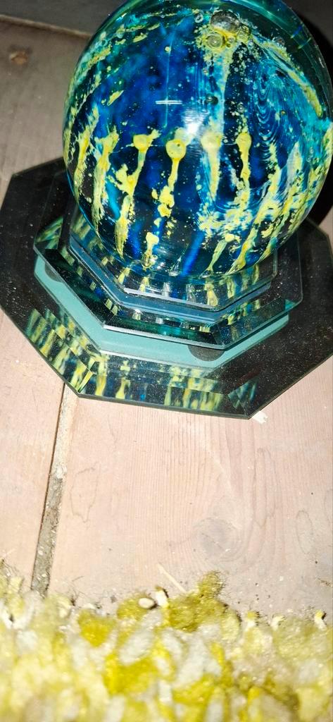 Glazen Bol met Spiegelvoet - Blauw & Geel, Antiek en Kunst, Antiek | Glas en Kristal, Ophalen of Verzenden