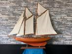 Grote houten vintage zeilboot, Hobby en Vrije tijd, Modelbouw | Boten en Schepen, Ophalen of Verzenden, Zo goed als nieuw