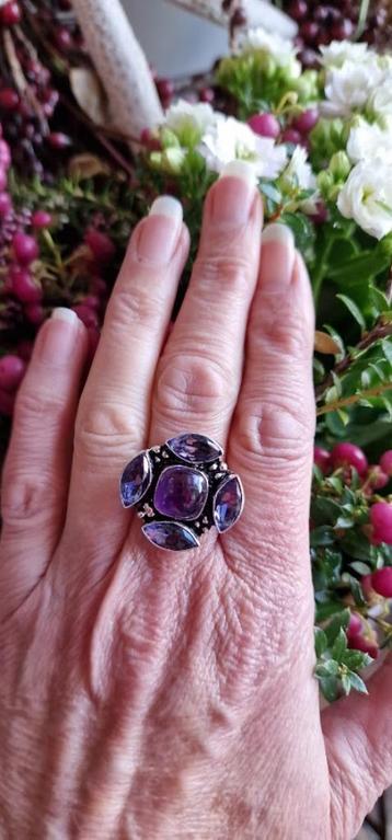 Mooie 925 zilveren ring met amethist en kristal maat 19 beschikbaar voor biedingen