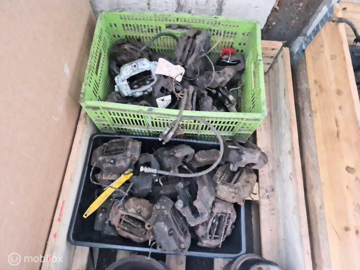 Partij remklauwen Volvo 5002028 / 5002029 15 stuks, Auto-onderdelen, Remmen en Aandrijving, Volvo, Gebruikt, Ophalen of Verzenden