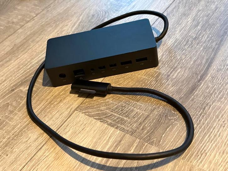 Microsoft Surface Dock 1 - dockingstation, Computers en Software, Dockingstations, Gebruikt, Docking station, Laptop, Tablet, Ophalen of Verzenden