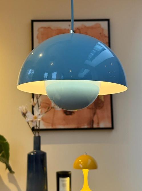 Grote blauwe flowerpot metalen hanglamp, nieuw in doos, Huis en Inrichting, Lampen | Hanglampen, Nieuw, Minder dan 50 cm, Ophalen of Verzenden