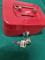 geldkistje rood klein 2x sleutel, Verzamelen, Spaarpotten, Ophalen of Verzenden, 'T Olde Gre-j, Info@toldegrej.nl, Endepoelstraat 20f Didam