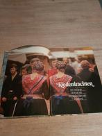Groot Klederdrachten Boek, Ophalen of Verzenden, Gebruikt