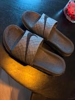 Nike Slippers Maat 36, Ophalen of Verzenden, Zo goed als nieuw, Slippers