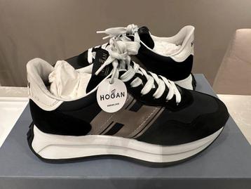 HOGAN sneakers H641 Allacciato H Patch beschikbaar voor biedingen