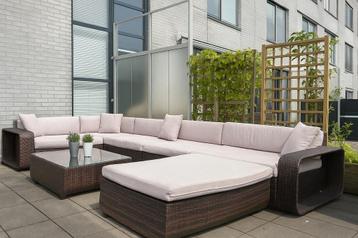 Tuinset / Loungeset met bijpassende tafel beschikbaar voor biedingen