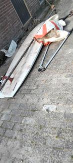 Surfplank met zijl , hellemaal compleet, Watersport en Boten, Windsurfen, Ophalen, Gebruikt, Complete set, 5 tot 7 m²