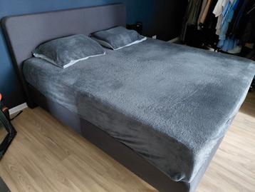 Boxspring, gekocht bij Jisk beschikbaar voor biedingen