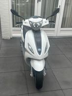Piaggio fly, Fietsen en Brommers, Scooters | Piaggio, Maximaal 45 km/u, Ophalen of Verzenden, Zo goed als nieuw, Fly