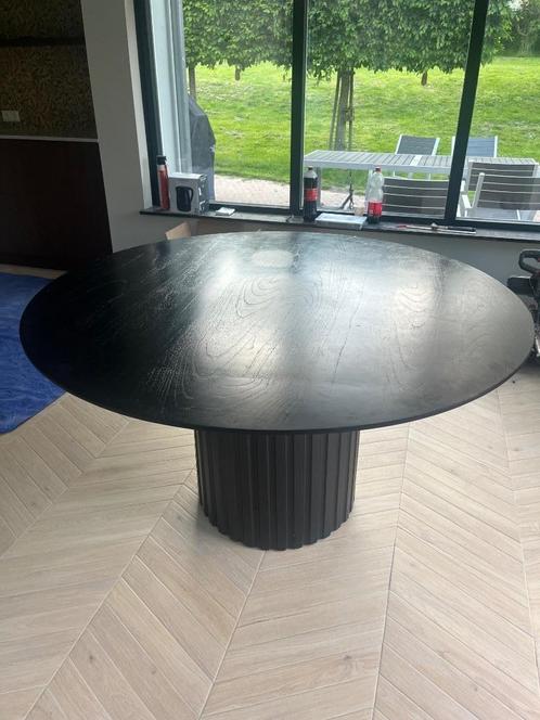 Zwarte ronde tafel (1.40) van HK living, Huis en Inrichting, Tafels | Eettafels, Gebruikt, 100 tot 150 cm, 100 tot 150 cm, Vijf personen of meer