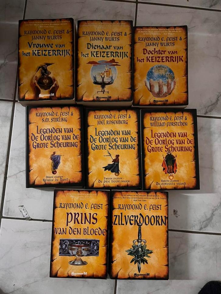 8x Raymond E. Faust boeken. W.o. Keizerrijk trilogie, Boeken, Fantasy, Gelezen, Ophalen of Verzenden