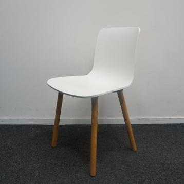 Vitra Hal Wood Stoel | Design stoelen | Eetkamerstoelen Wit beschikbaar voor biedingen