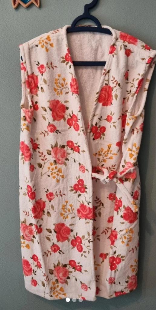 Badjas en sandalen voor maar €5, Kleding | Dames, Badmode en Zwemkleding, Nieuw, Overige typen, Wit, Ophalen of Verzenden