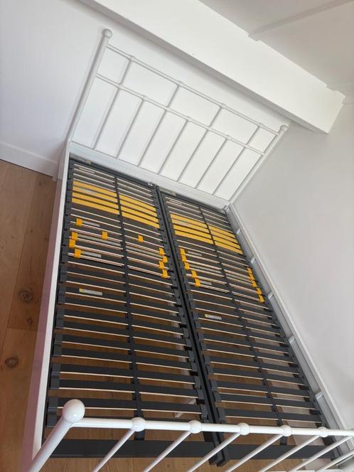Bedframe inclusief lattenbodem te koop!, Huis en Inrichting, Slaapkamer | Bedden, Zo goed als nieuw, Twijfelaar, 140 cm, 200 cm