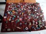 Kussen vol met speldjes, Verzamelen, Speldjes, Pins en Buttons, Ophalen of Verzenden, Gebruikt, Overige onderwerpen, Speldje of Pin