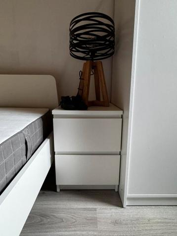 Ikea bed 160x200 incl nachtkastje. - afbeelding 2