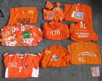Veel oranje voetbal verkleedkleding beschikbaar voor biedingen