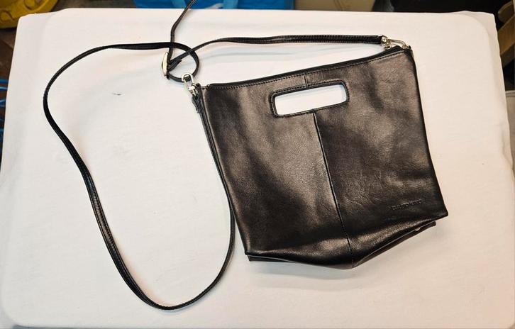 Claudio Ferrici leren tas, Sieraden, Tassen en Uiterlijk, Tassen | Damestassen, Zo goed als nieuw, Handtas, Zwart, Ophalen of Verzenden