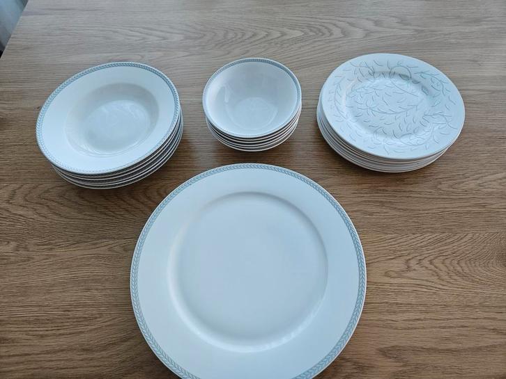 Karaca 24-delig Servies Set, Huis en Inrichting, Keuken | Servies, Ophalen of Verzenden