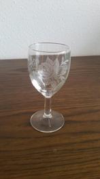 Wijnglas gegraveerd met bloemmotief, Ophalen of Verzenden, Nieuw, Overige stijlen